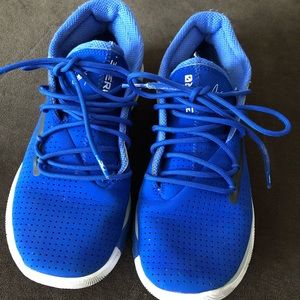 Boys big kid sz 6, great condition